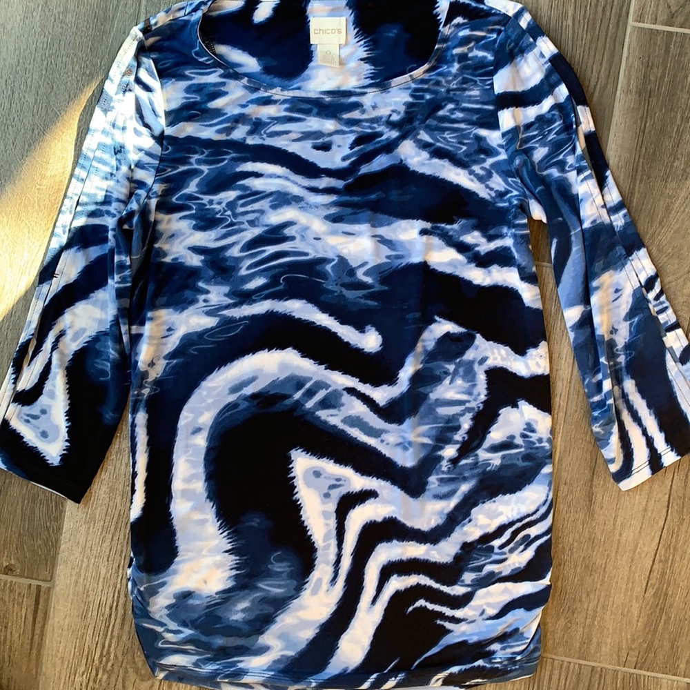 Chico’s Size0 Blue and white water weaves